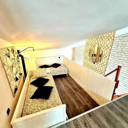 Sky Level Loft Апартаменти Сьєрра-Невада